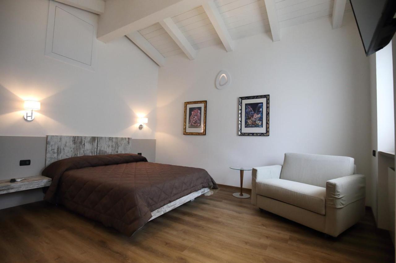 Albergo Antica Locanda Clusone Buitenkant foto