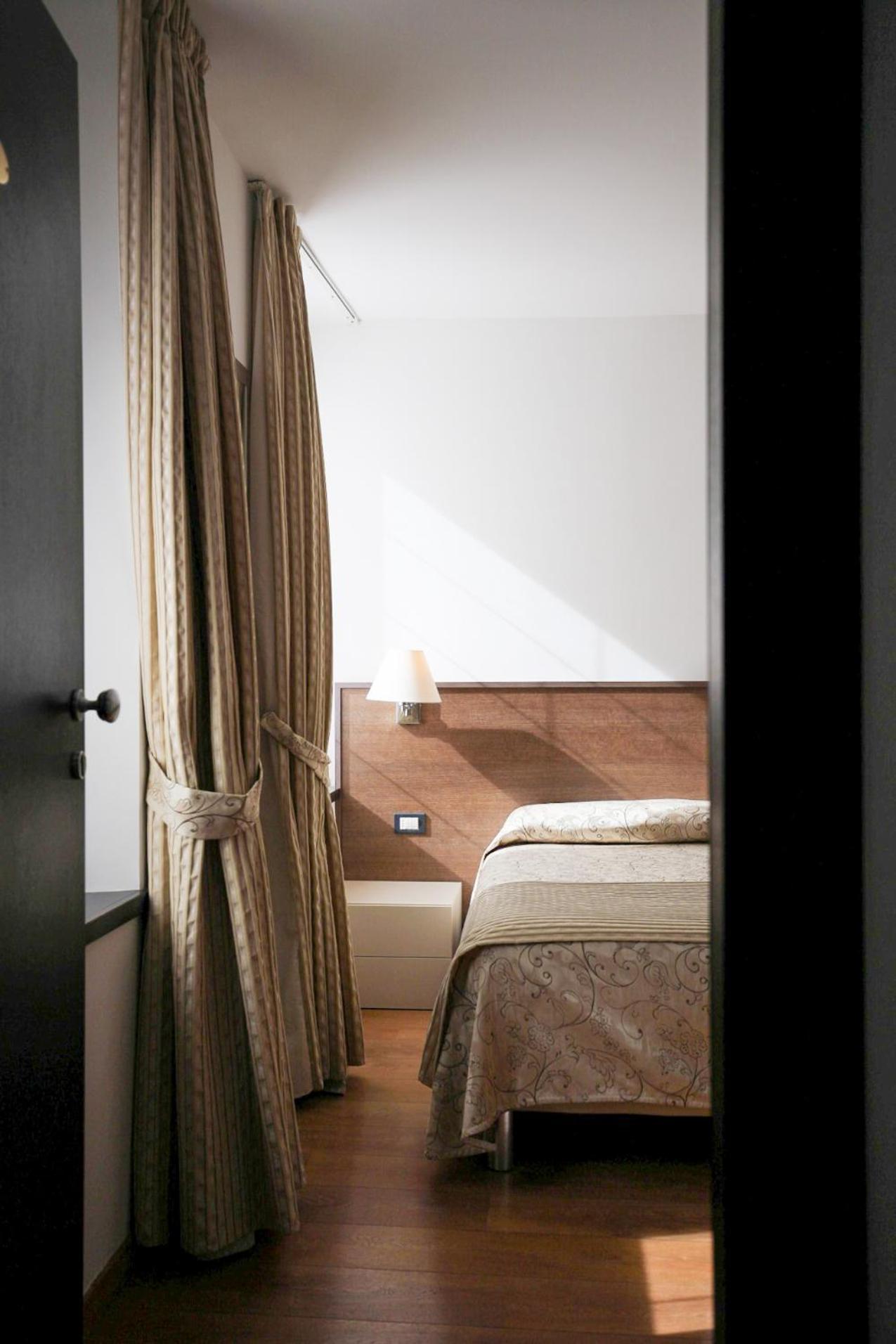 Albergo Antica Locanda Clusone Buitenkant foto
