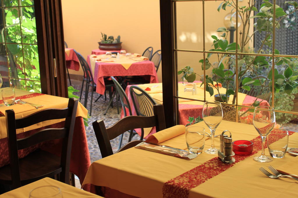 Albergo Antica Locanda Clusone Buitenkant foto