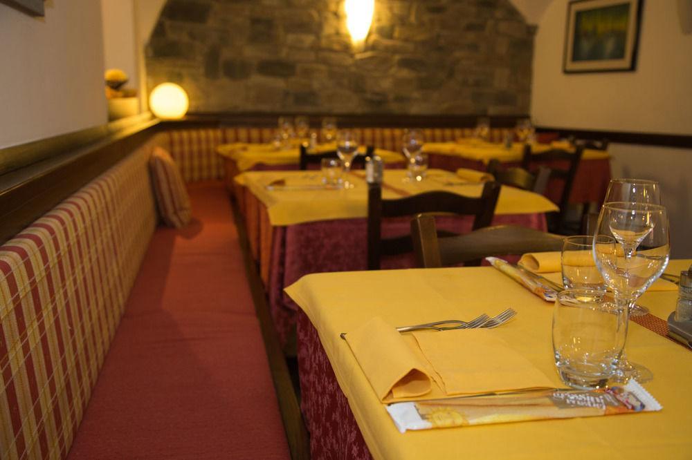 Albergo Antica Locanda Clusone Buitenkant foto